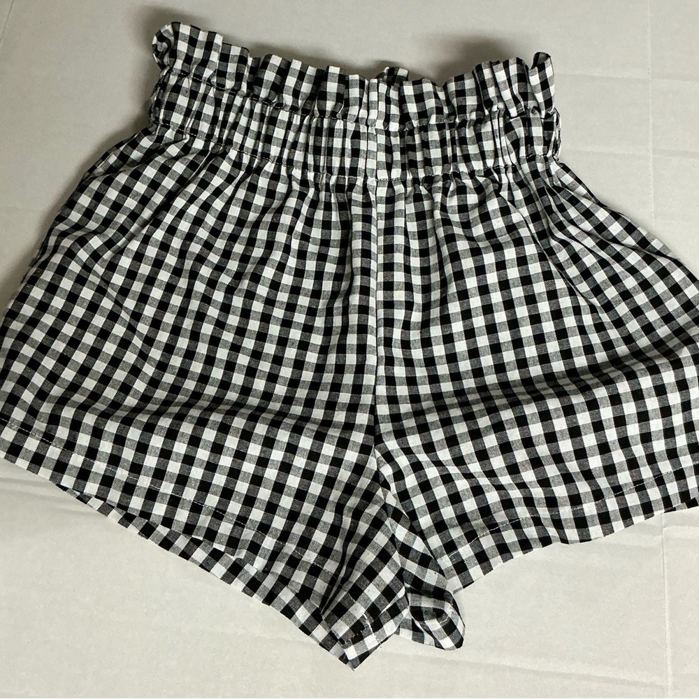 SHEIN Black and White High Waist Gingham Shorts - Picture 1 of 2